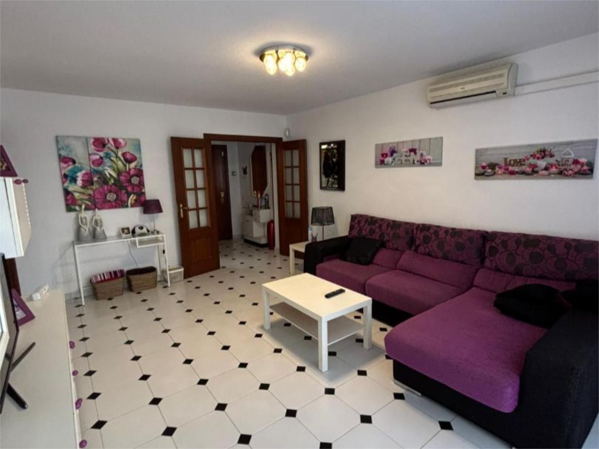 Living room of Flat for sale in Fuengirola  with Air Conditioner, Terrace and Balcony