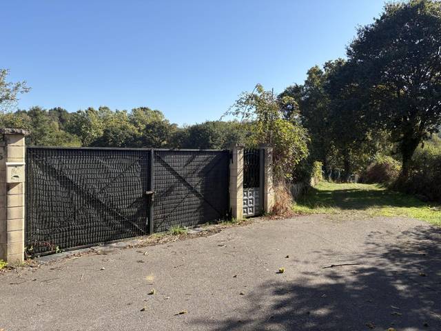 Terreno en Venta en Calle de Julián Clavería, 32 en Colloto