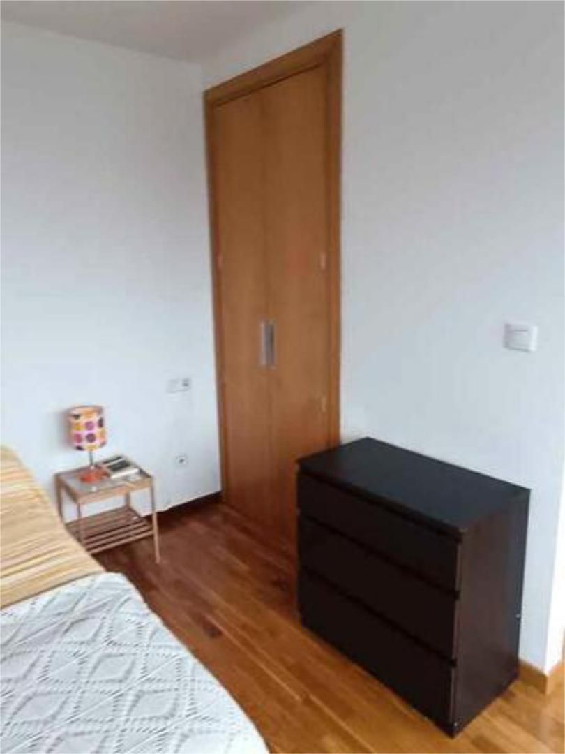 Piso de alquiler en Perillo