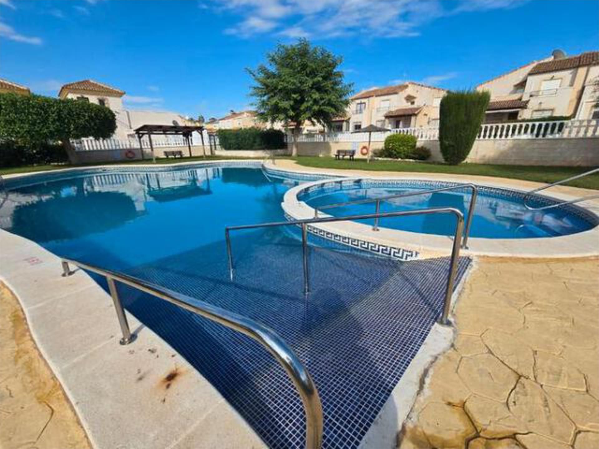 Piscina de Casa adosada en venda en Algorfa amb Terrassa i Piscina