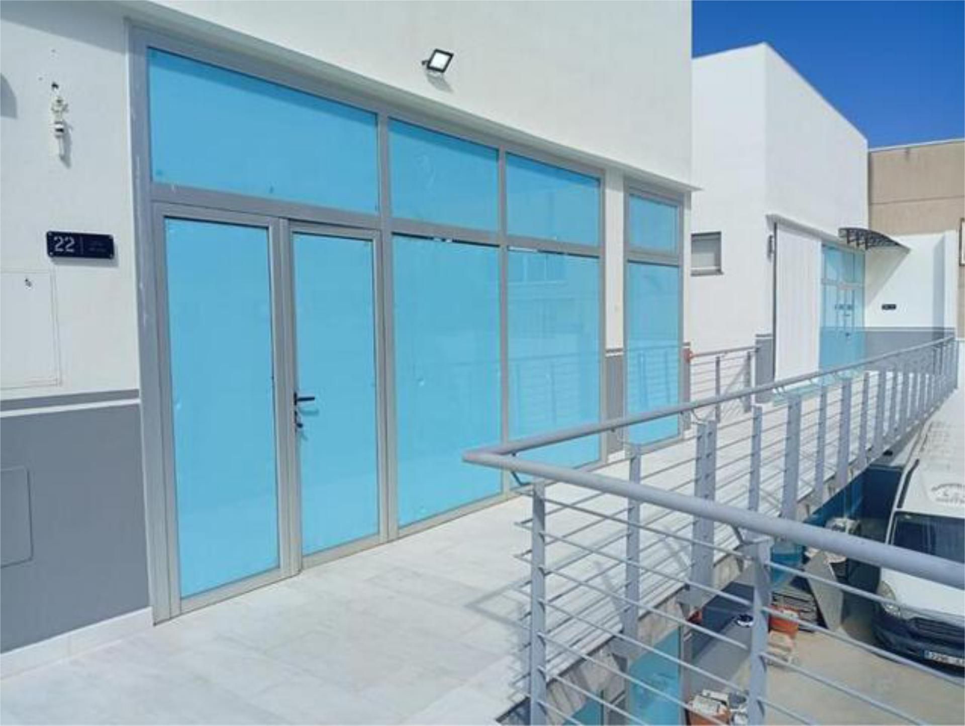 Vista exterior de Oficina de alquiler en Lucena con Aire acondicionado