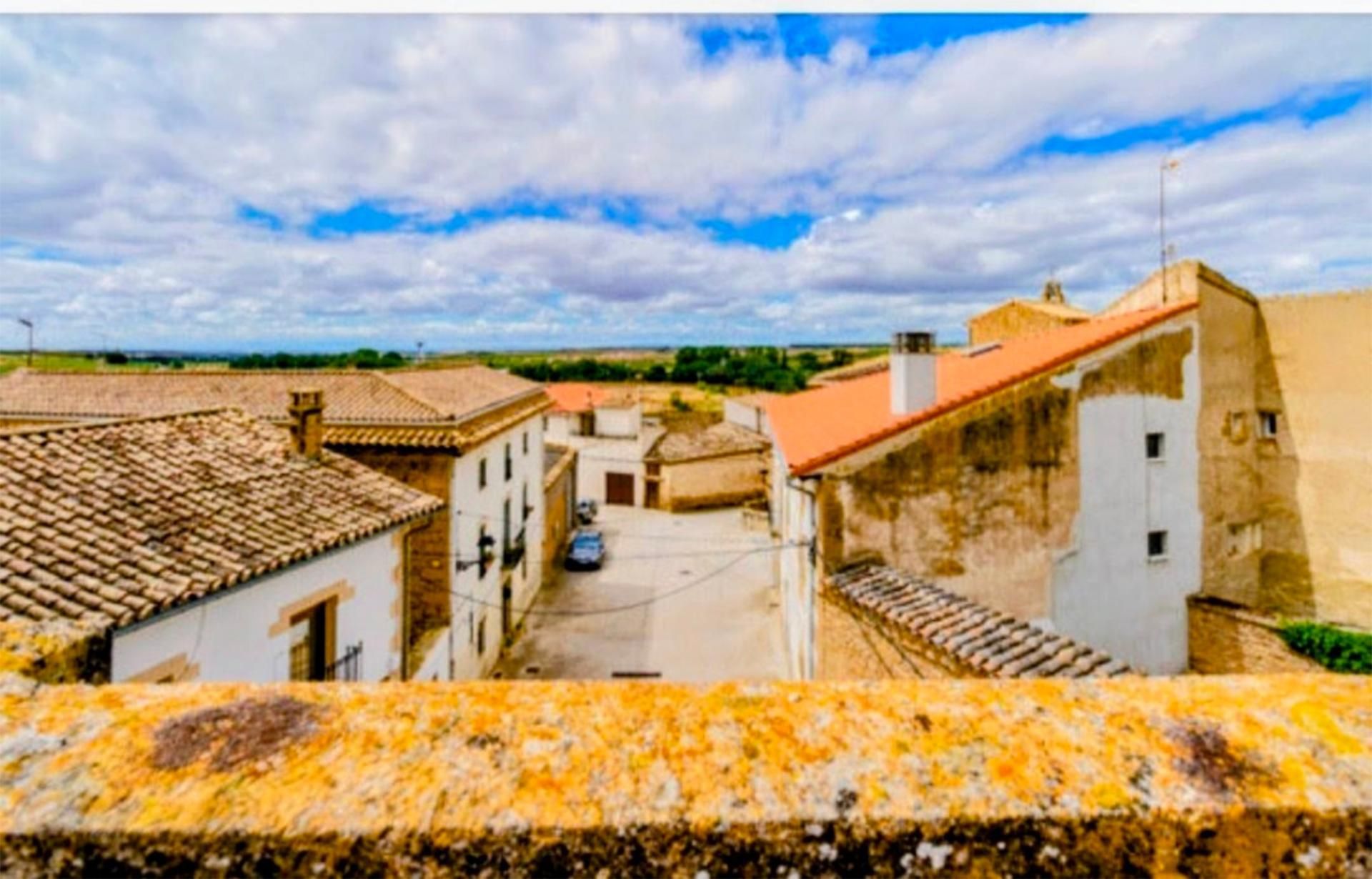 Exterior view of Single-family semi-detached for sale in Olite / Erriberri  with Air Conditioner, Terrace and Balcony