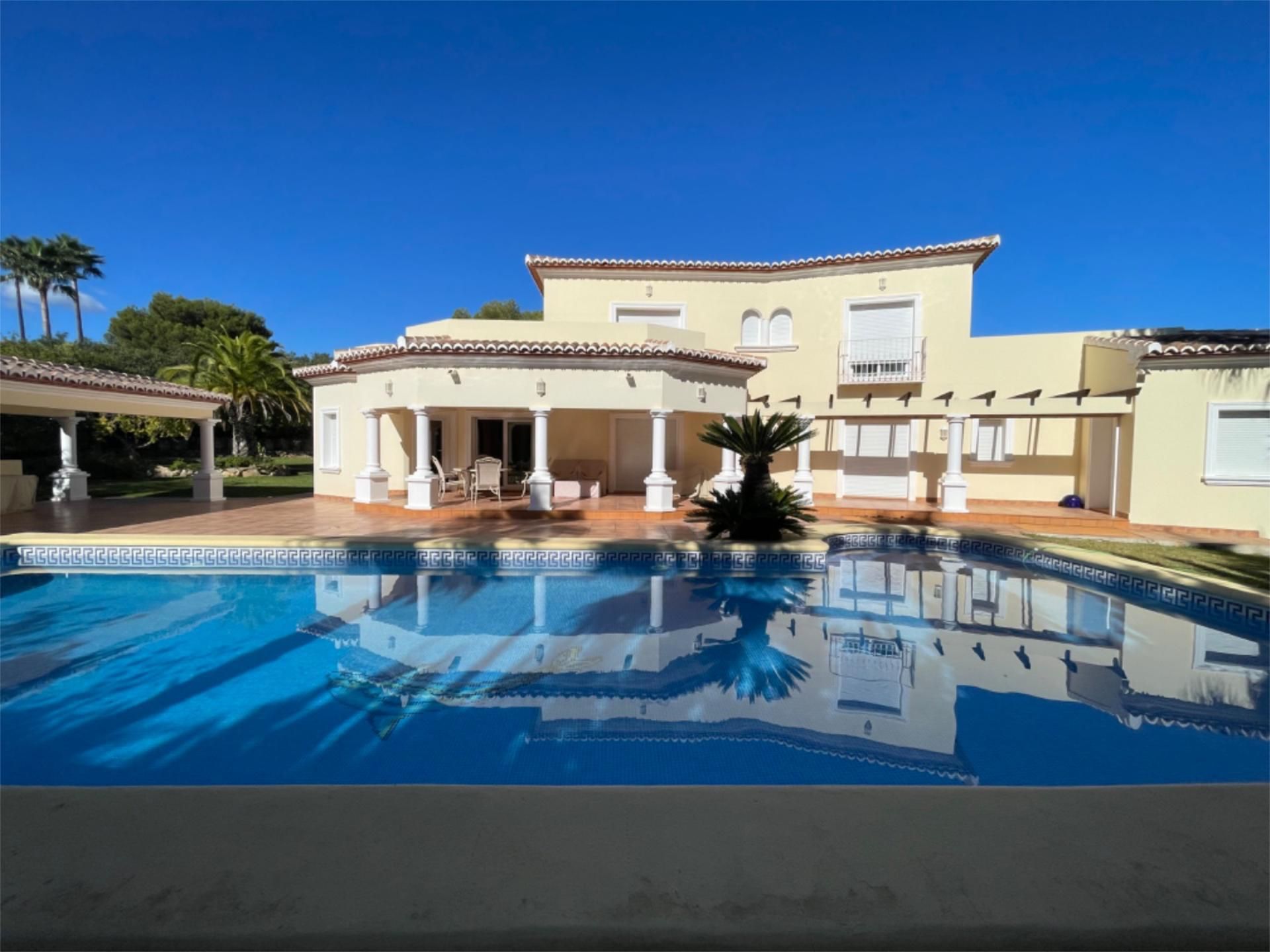 Vista exterior de Casa o xalet en venda en Jávea / Xàbia amb Aire condicionat, Terrassa i Piscina