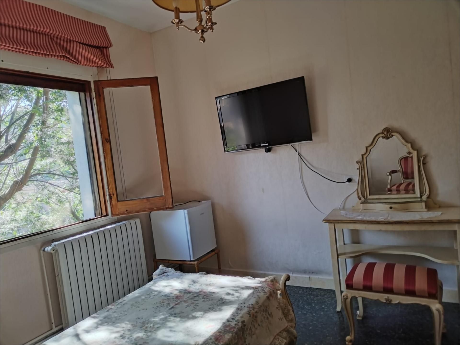 Dormitori de Casa o xalet per a compartir en Torrelles de Llobregat amb Aire condicionat, Calefacció i Jardí privat
