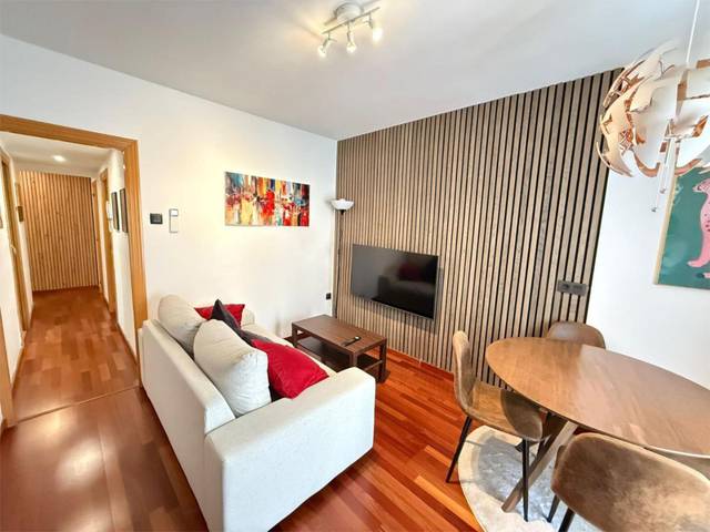 Piso en Alquiler en Carrer Mossèn Jaume Busquet, 13 en La Torrassa