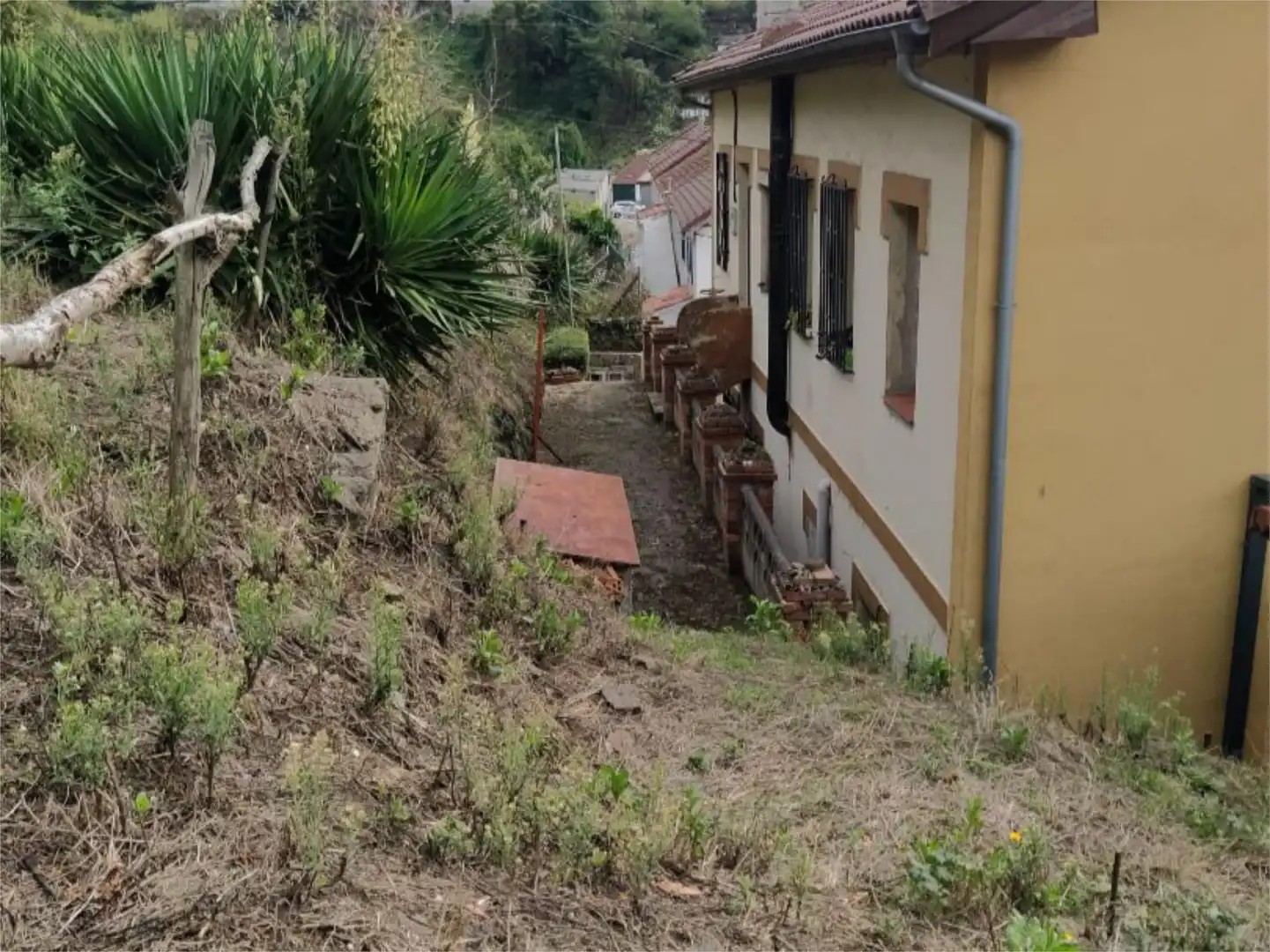 Piso en venta en Barrio Cuarteles de Arriba, 15, Aller Jardín de Piso en venta en Aller con Jardín privado