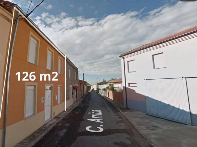 Piso en Venta en Calle Arriba, 18 en Bustillo del Páramo