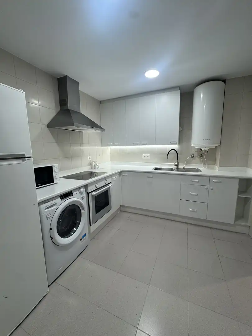 Cocina de Piso de alquiler en Vilagarcía de Arousa con Calefacción y Amueblado
