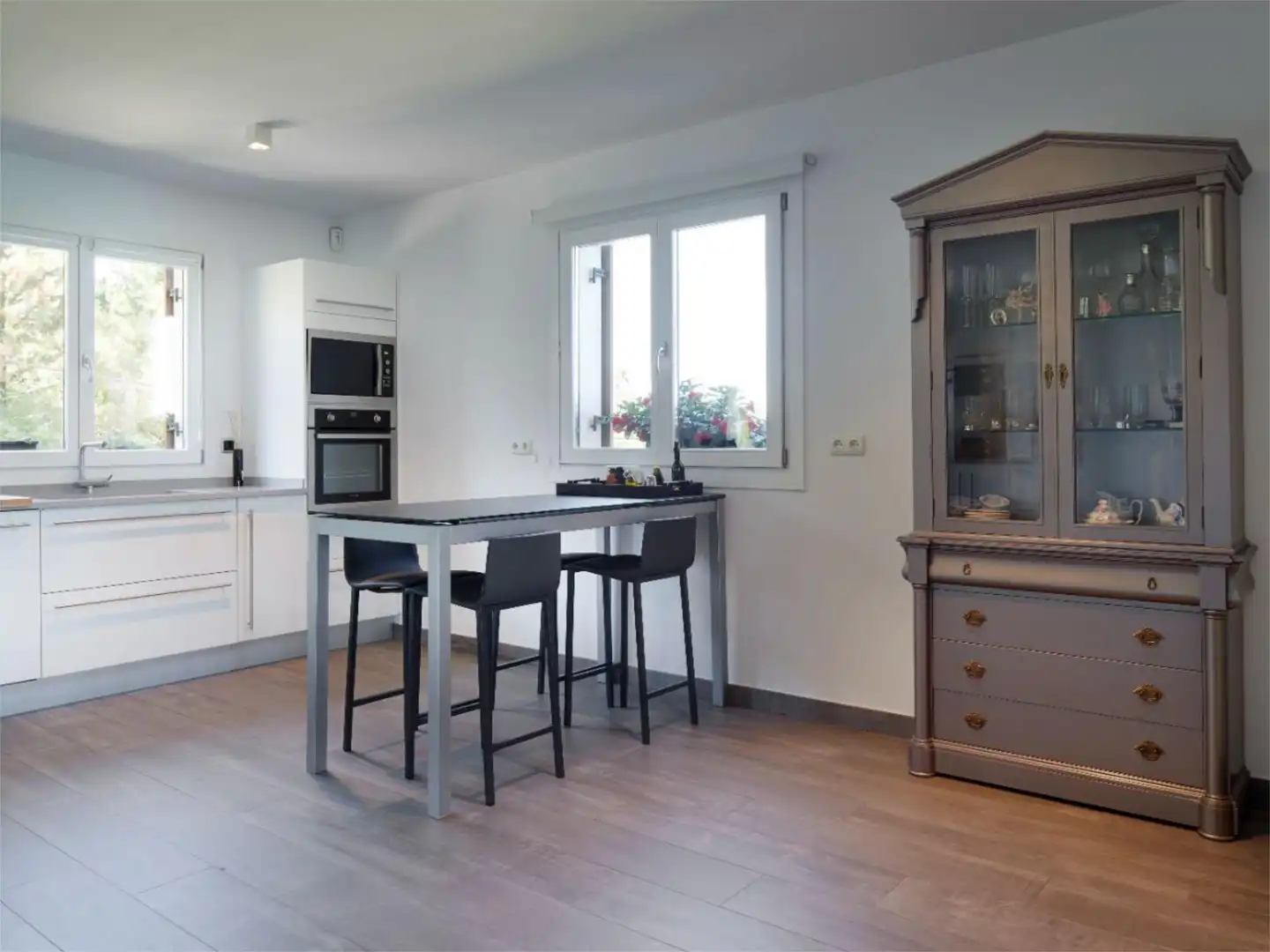 Flat for rent in Barrio Gornutz-Montaña, 9, Hondarribia Kitchen of Flat for rent in Hondarribia with Heating, Private garden and Parquet flooring