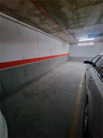 Garaje en Alquiler en Flores de Sil - La Placa