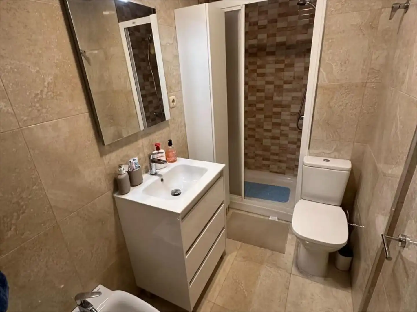 Room in Carrer Sant Antoni, 93, La Constitución - Canaleta Bathroom of Flat for share in Mislata with Furnished and Balcony