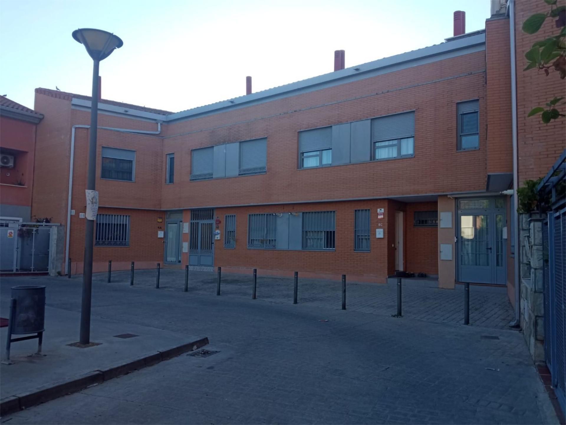 Pis en venda a Calle Corralillo, 4, Marchamalo Vista exterior de Pis en venda en Marchamalo amb Aire condicionat, Calefacció i Jardí privat