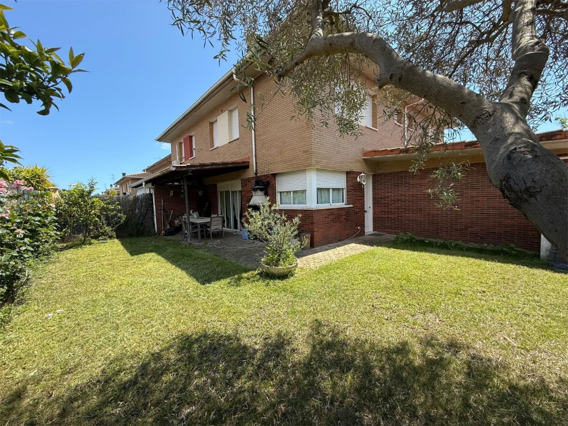 Exterior view of Single-family semi-detached for sale in Tordera  with Terrace and Balcony