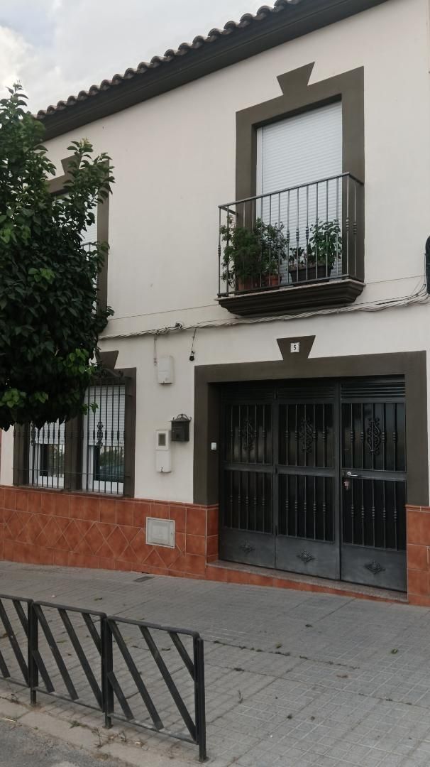 Exterior view of Single-family semi-detached for sale in Fernán-Núñez