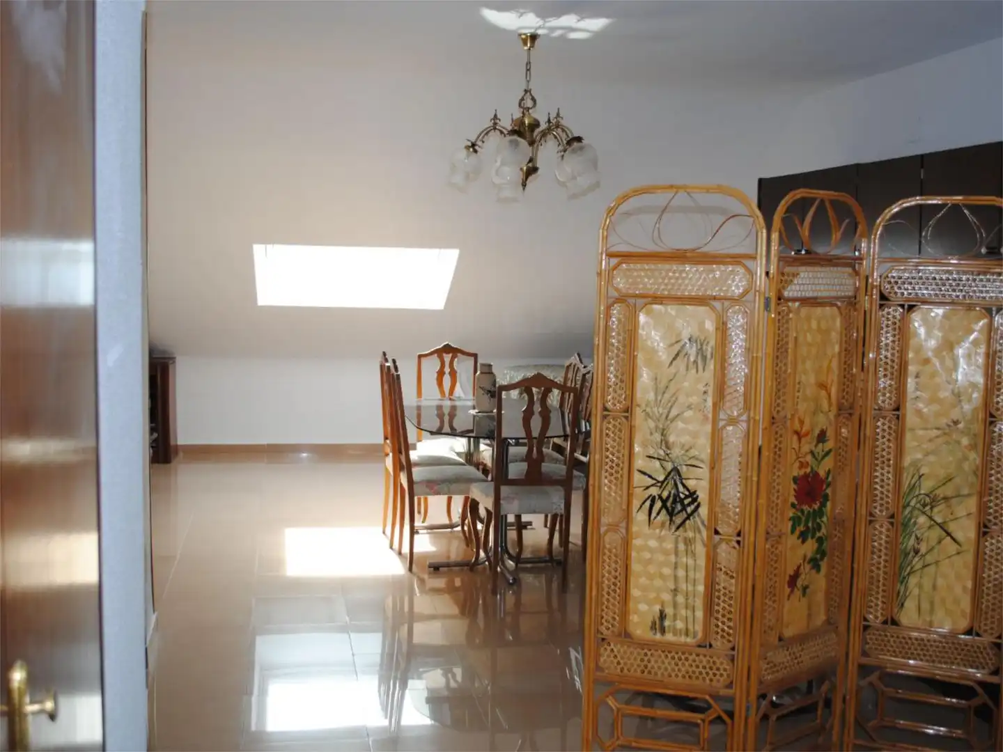 Ático en venta en Avenida de Los Cabreros, 4, Madrigal de la Vera Comedor de Ático en venta en Madrigal de la Vera con Aire acondicionado y Balcón