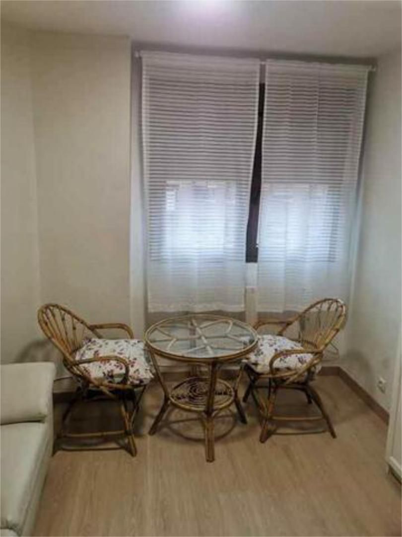Habitación de Apartamento de alquiler en Oviedo 