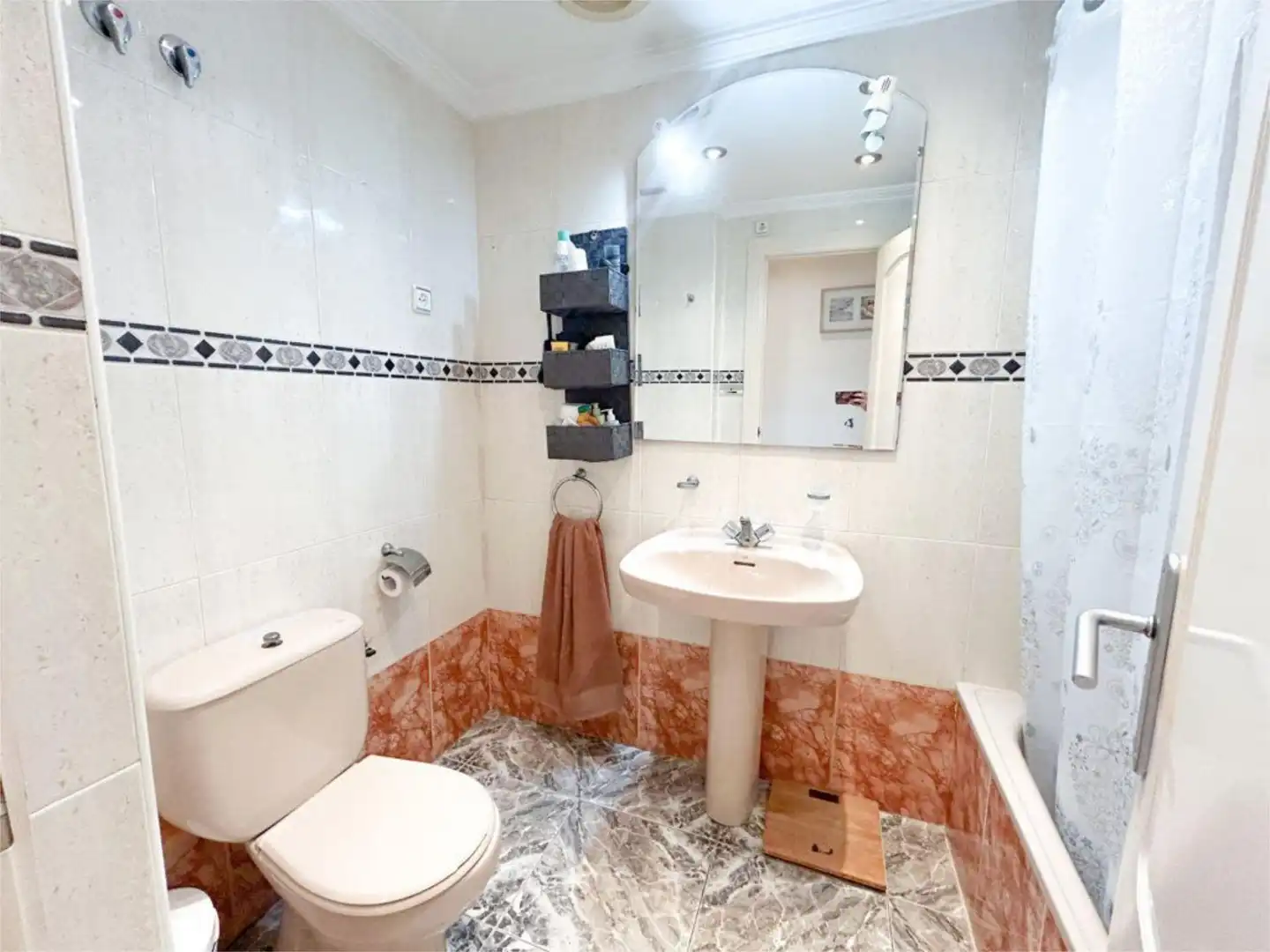 Ático en venta en Avenida Diego Ramírez Pastor, 15, Avenida Habaneras - Curva de Palangre Baño de Ático en venta en Torrevieja con Aire acondicionado, Terraza y Balcón