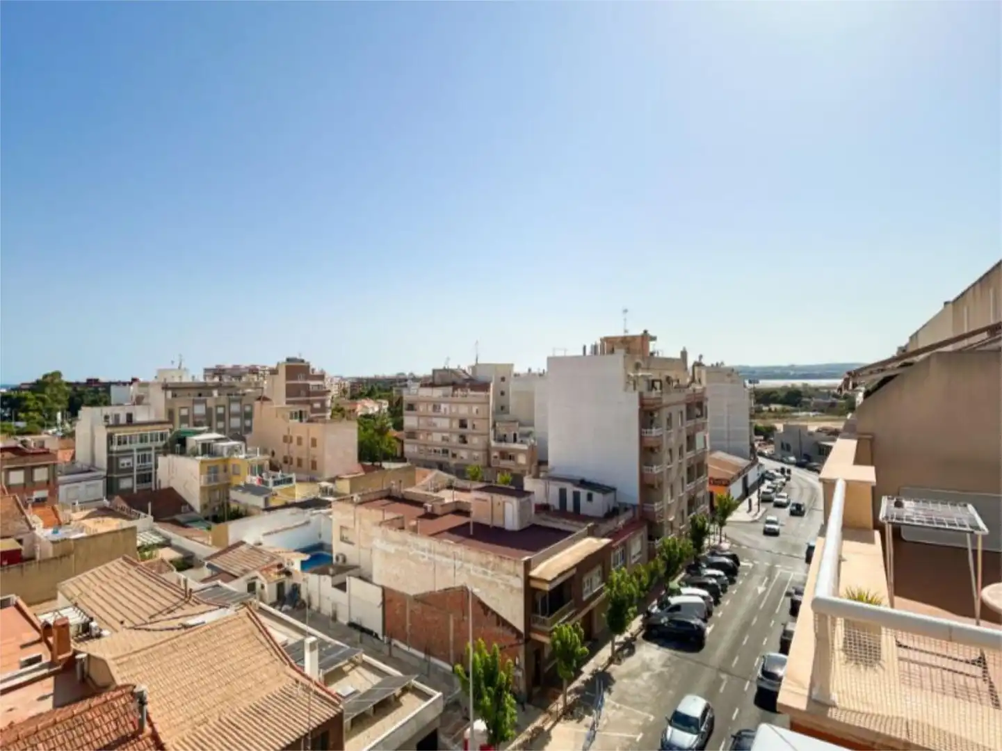 Ático en venta en Avenida Diego Ramírez Pastor, 15, Avenida Habaneras - Curva de Palangre Vista exterior de Ático en venta en Torrevieja con Aire acondicionado, Terraza y Balcón
