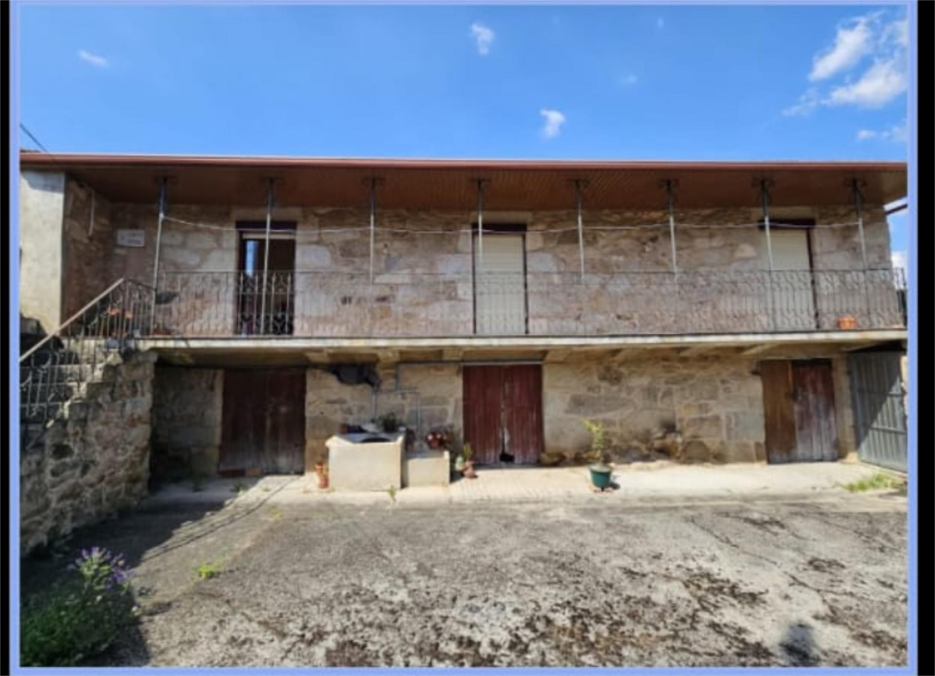 Vista exterior de Casa adosada en venda en Ramirás amb Jardí privat, Parquet i Terrassa