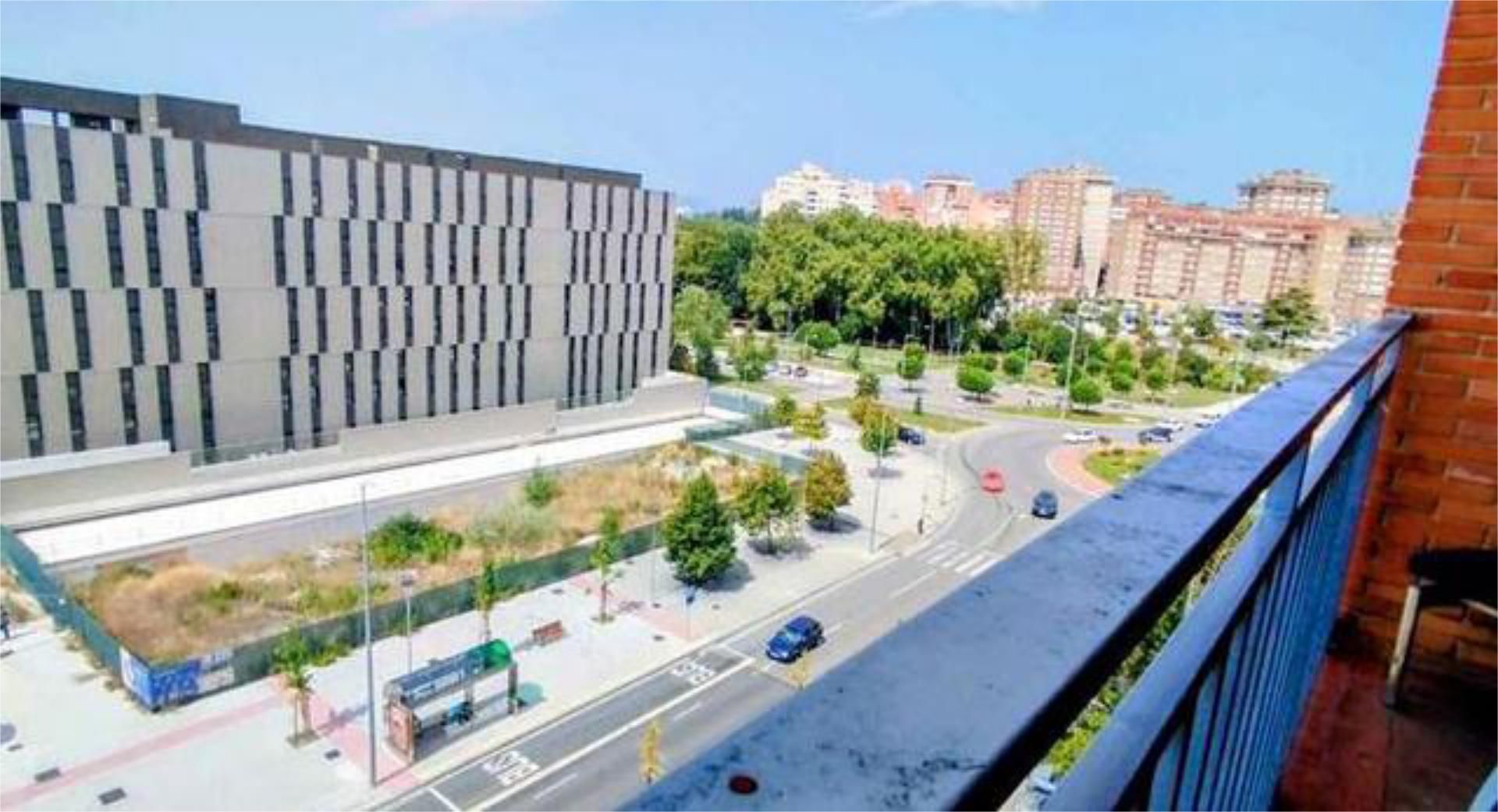 Exterior view of Flat for sale in  Pamplona / Iruña
