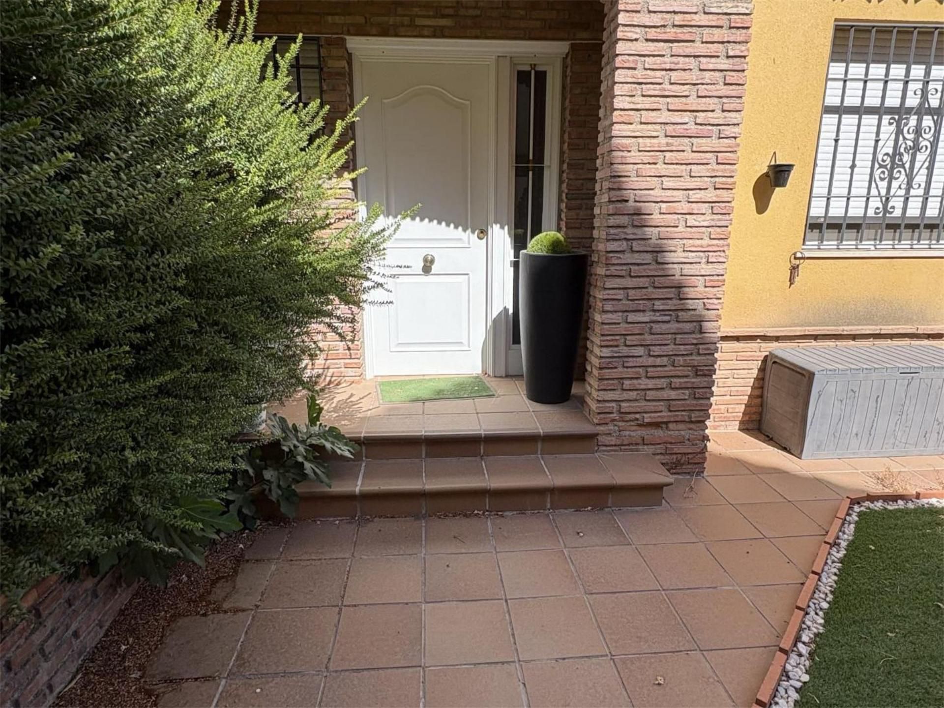 Flat for sale in Calle Ramón J. Sender, 1, La Zubia Ciudad Flat for sale in La Zubia  with Air Conditioner, Terrace and Swimming Pool