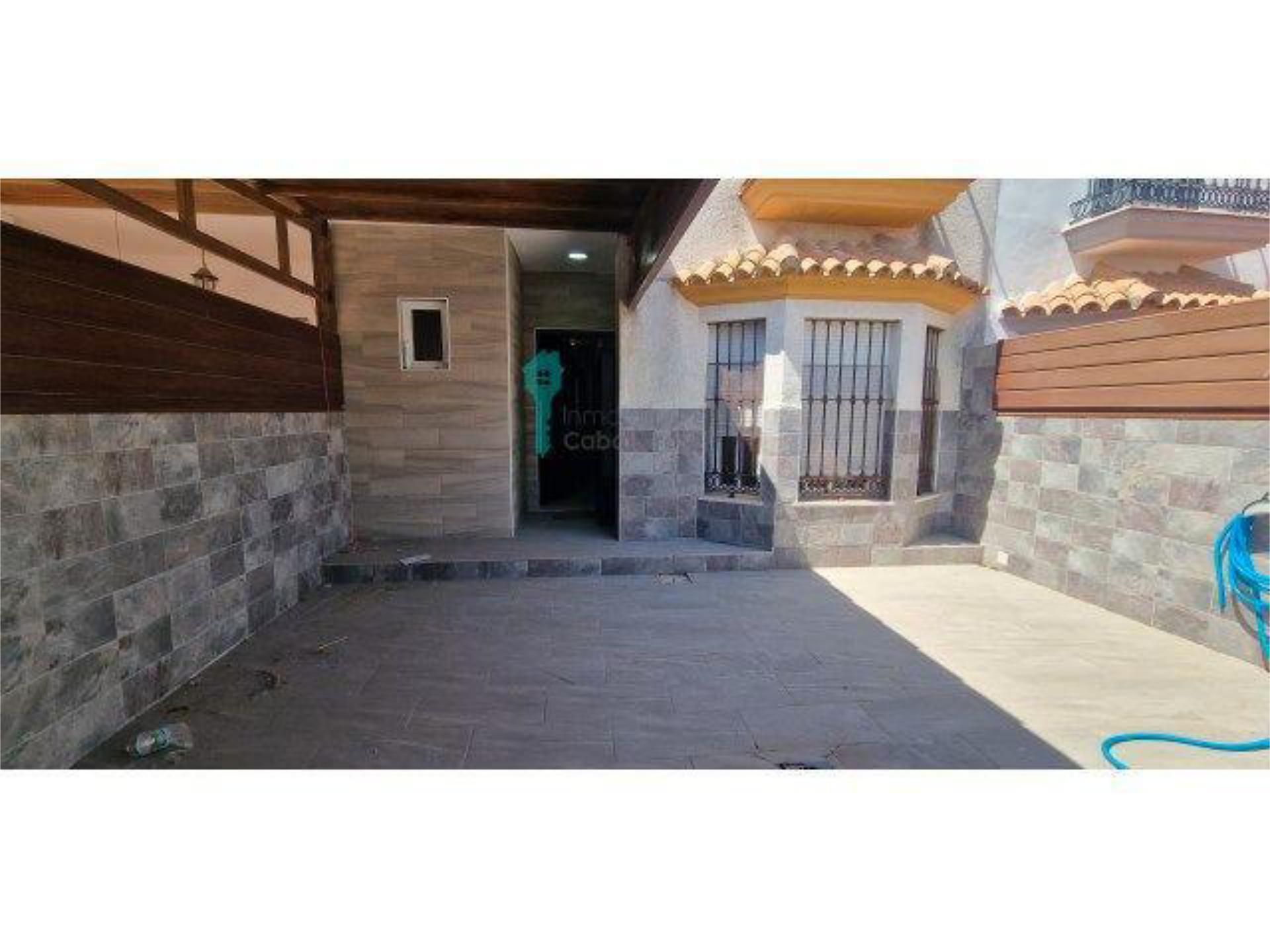 House or chalet for sale in Las Cabezas de San Juan Exterior view of House or chalet for sale in Las Cabezas de San Juan with Terrace