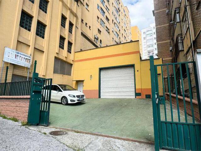 Nave industrial en Alquiler en Casco Antiguo