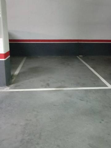 Garaje en Alquiler en Calle Purita de la Riva, 6 en San Lázaro - Otero - Villafría