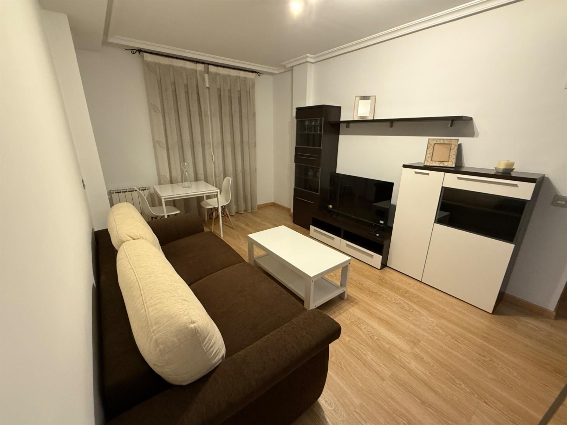 Flat to rent in Calle Áurea Galindo, 30, La Zarzuela - San José - Belén Living room of Flat to rent in Linares  with Air Conditioner, Heating and Parquet flooring