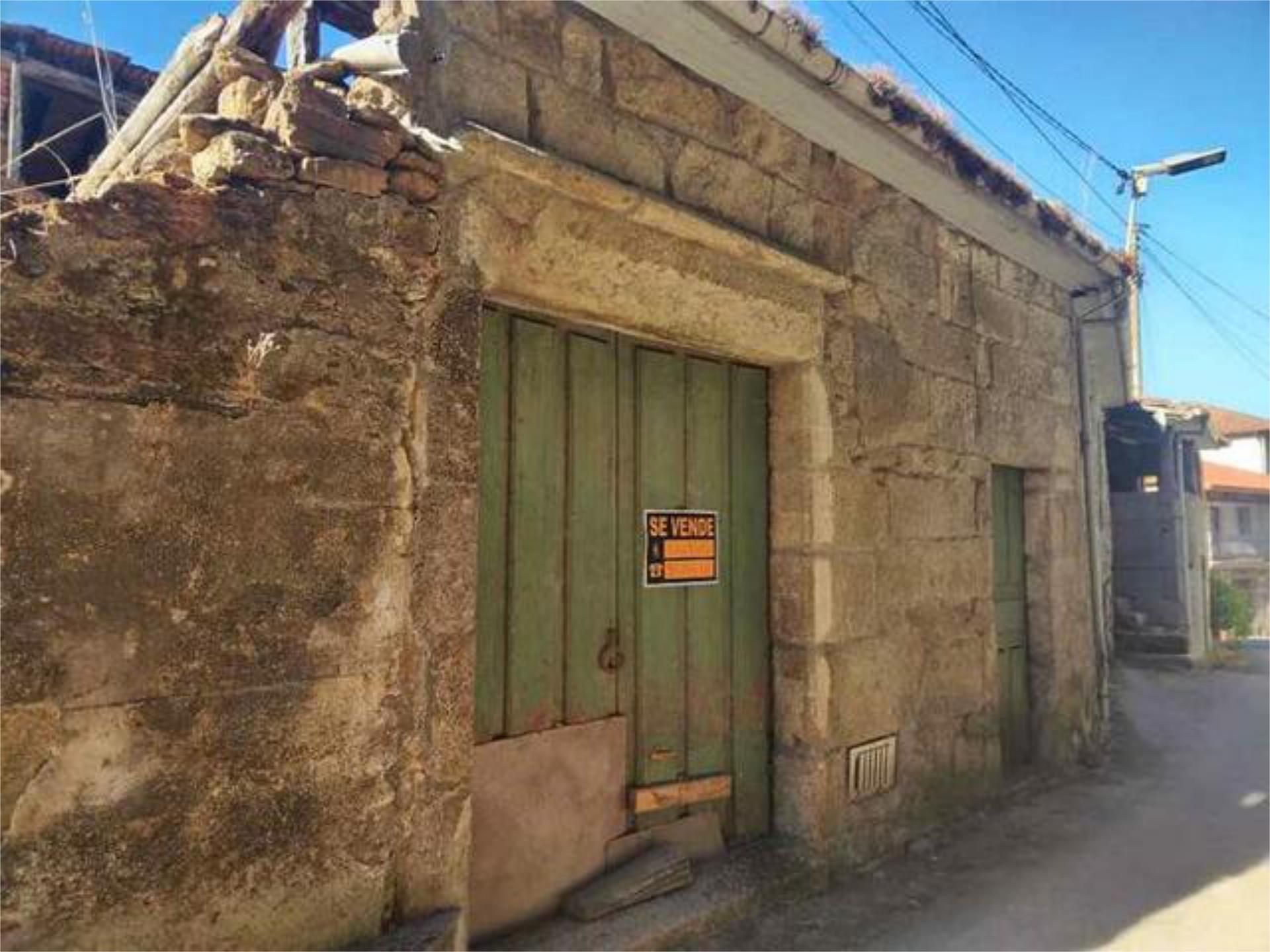 Casa adosada en venta en Toén Vista exterior de Casa adosada en venta en Toén