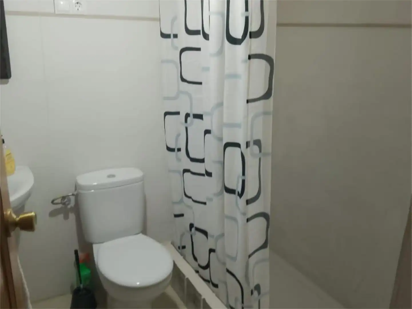 Piso en venta en Calle Iglesia, 15, Tordesilos Baño de Piso en venta en Tordesilos con Terraza y Amueblado