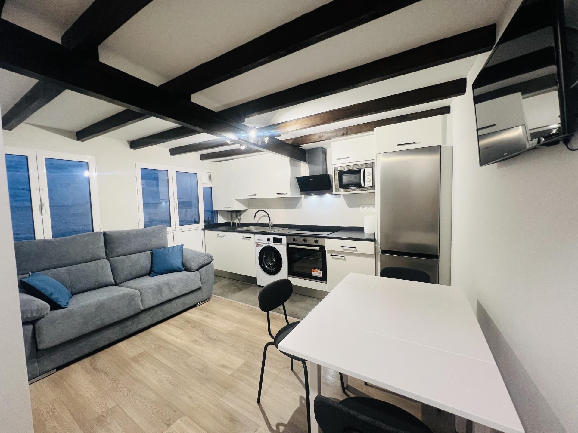 Kitchen of Flat to rent in León Capital   with Heating, Parquet flooring and Furnished