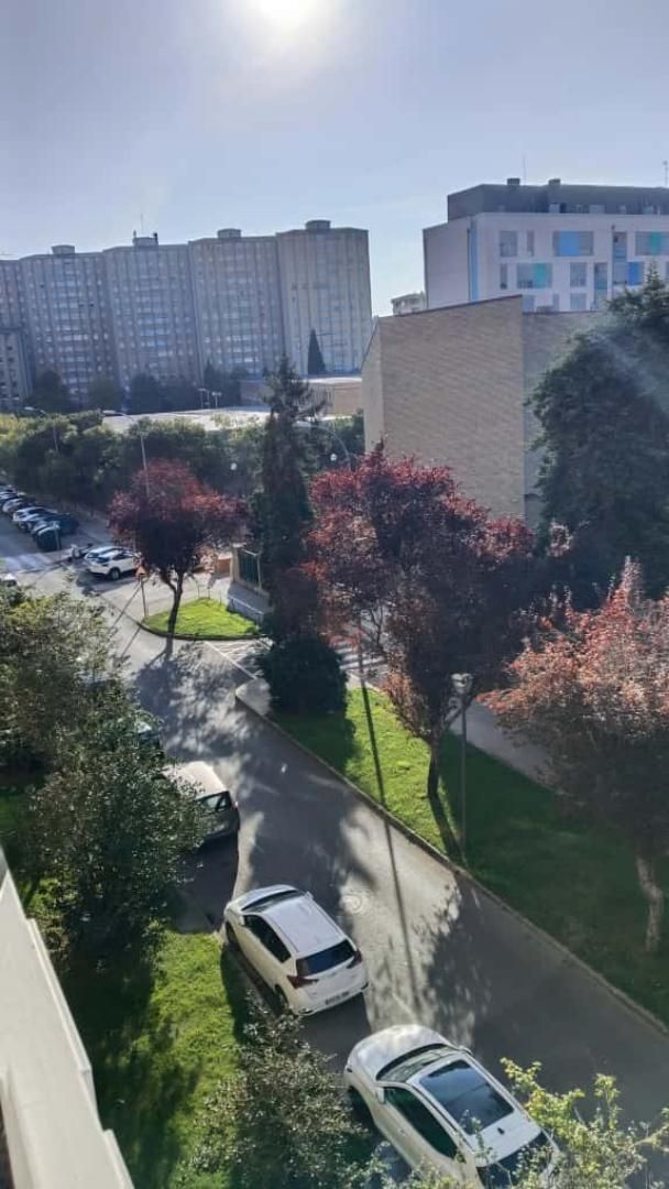 Vista exterior de Pis en venda en Barañáin / Barañain amb Balcó