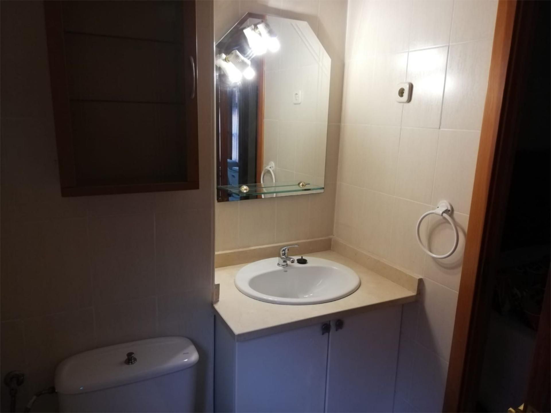 Bathroom of Apartment to rent in Alcalá de Henares  with Heating and Furnished