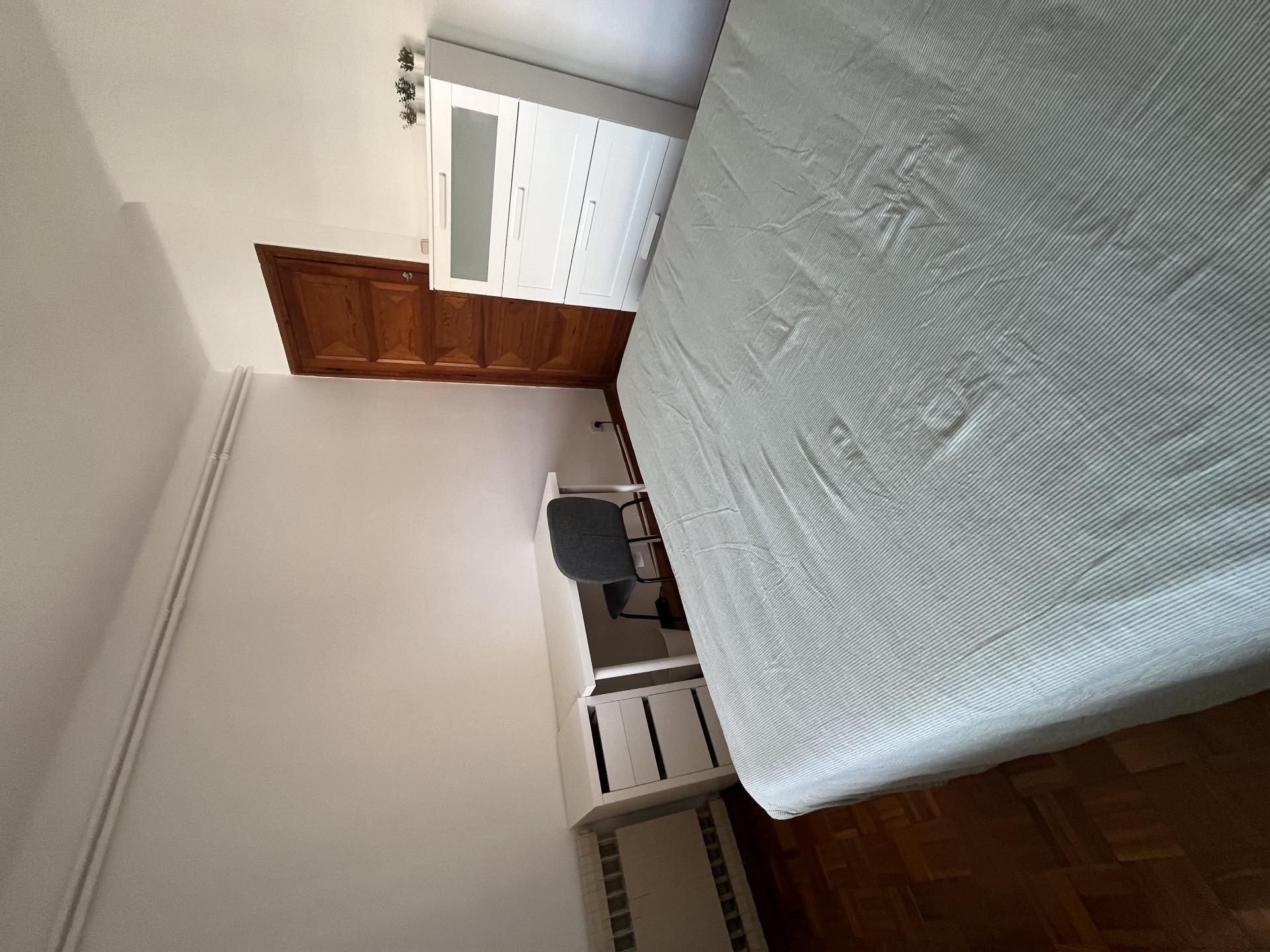 Dormitori de Pis per a compartir en Mataró amb Moblat, Balcó i Videoporter
