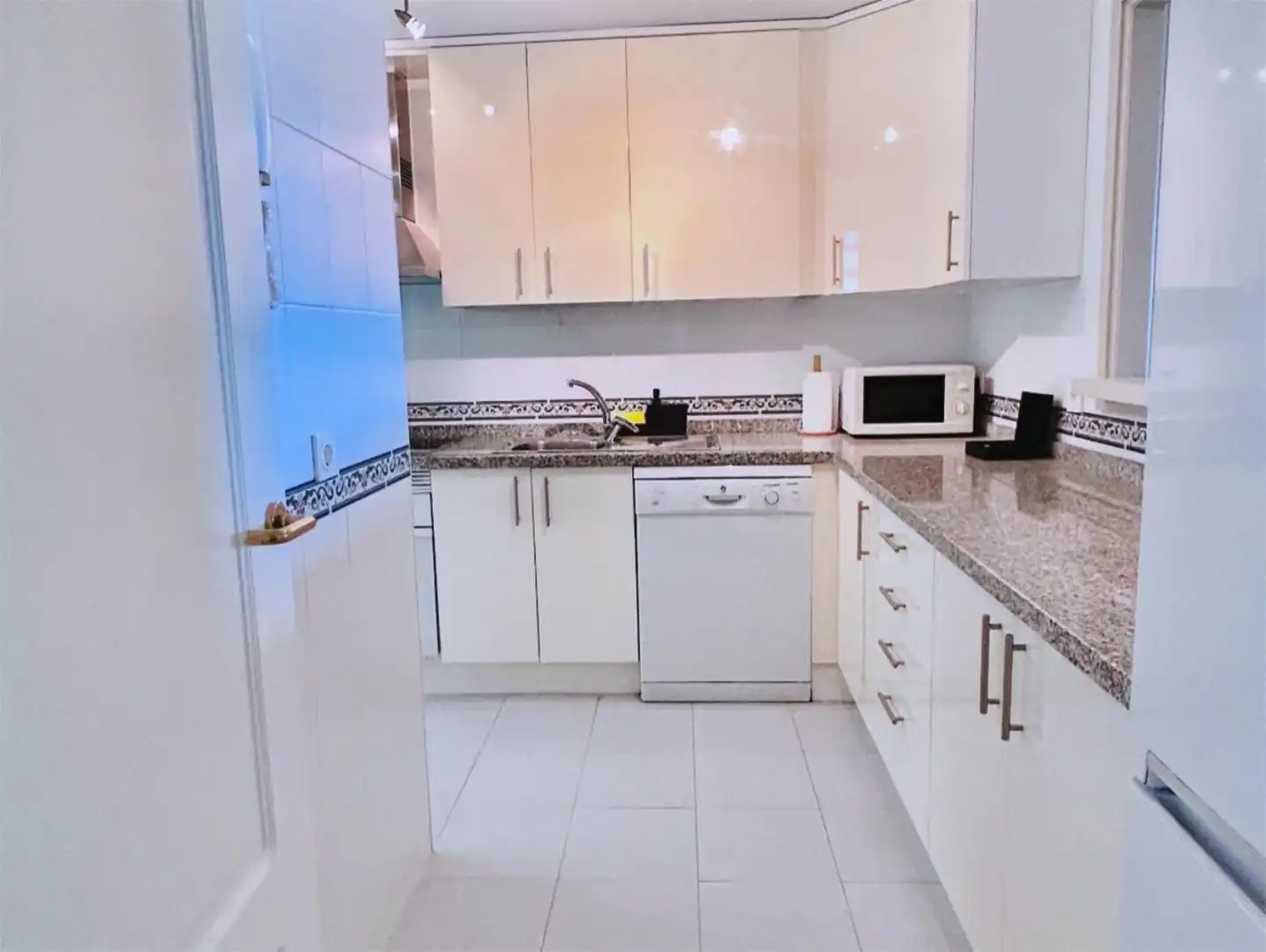 Kitchen of Flat for sale in Manilva  with Air Conditioner, Heating and Private garden