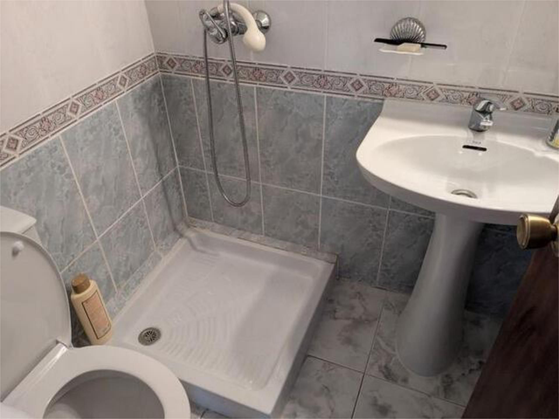 Flat for sale in Oropesa Bathroom of Flat for sale in Oropesa with Terrace, Storage room and Furnished