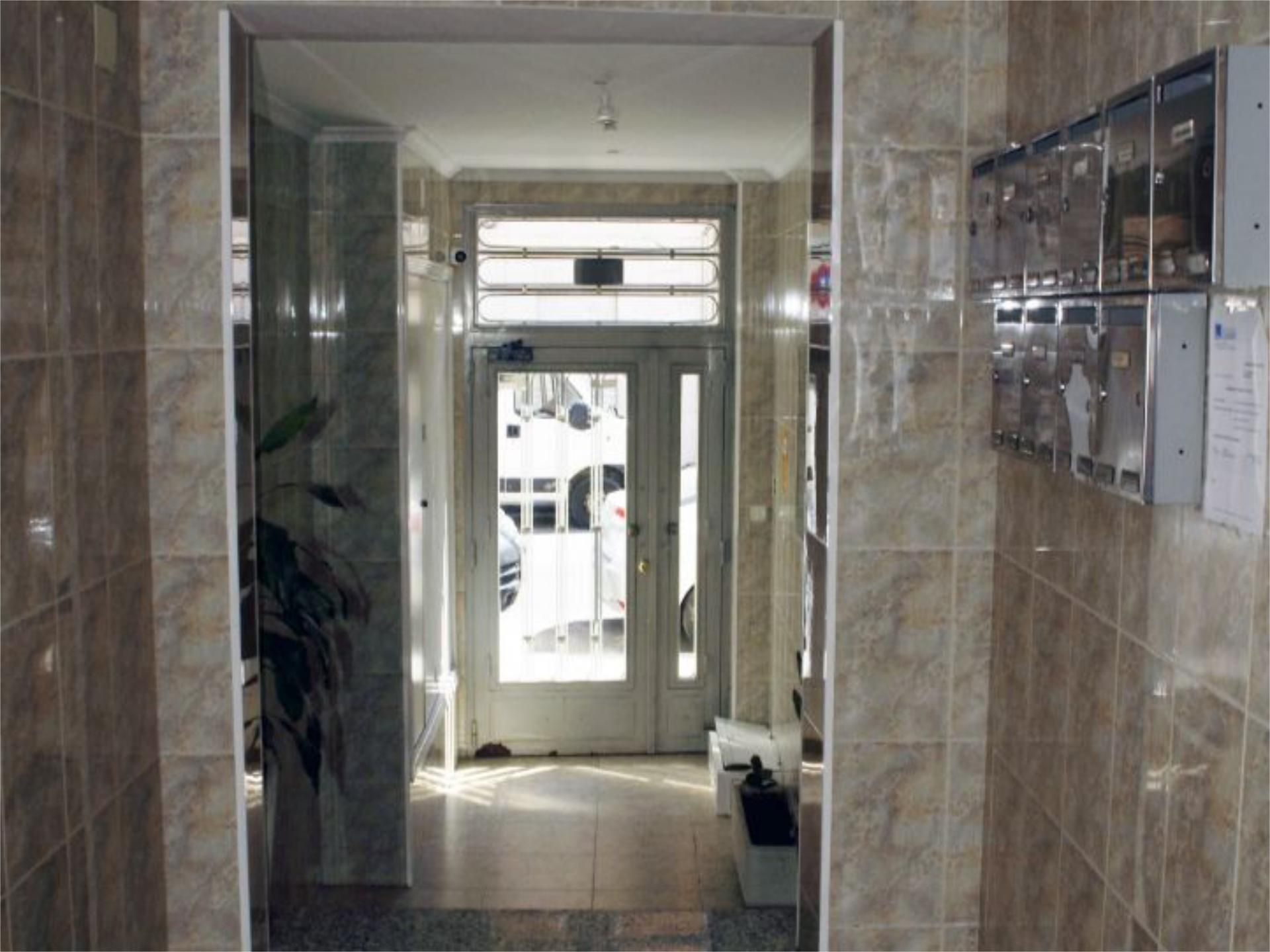 Flat for sale in Calle Castro de Oro, 61, Opañel Flat for sale in  Madrid Capital  with Parquet flooring, Furnished and Video intercom