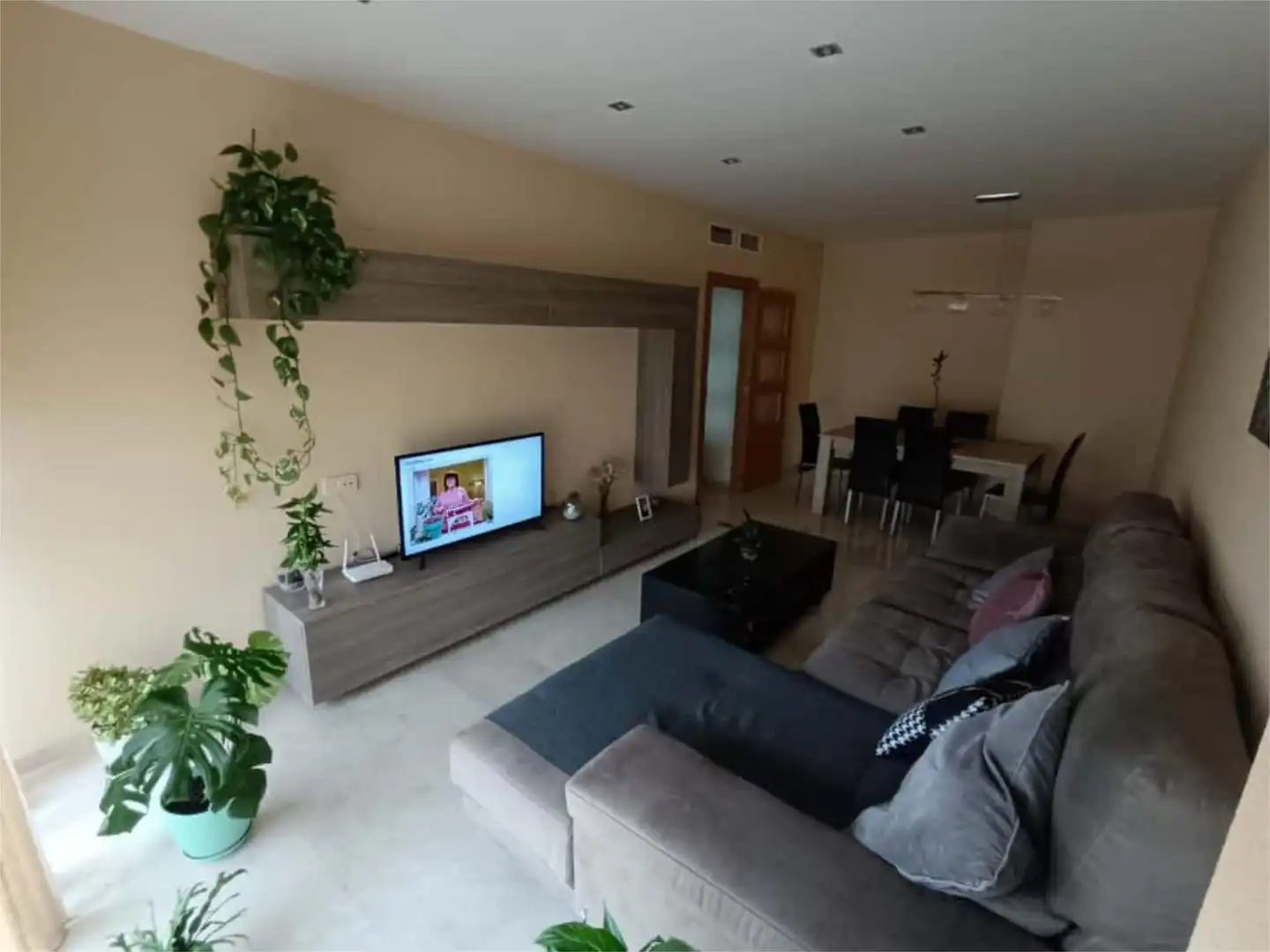 Piso en venta en Carrer Cardenal Payà, Fraternidad Sala de estar de Piso en venta en Elda con Aire acondicionado, Terraza y Trastero