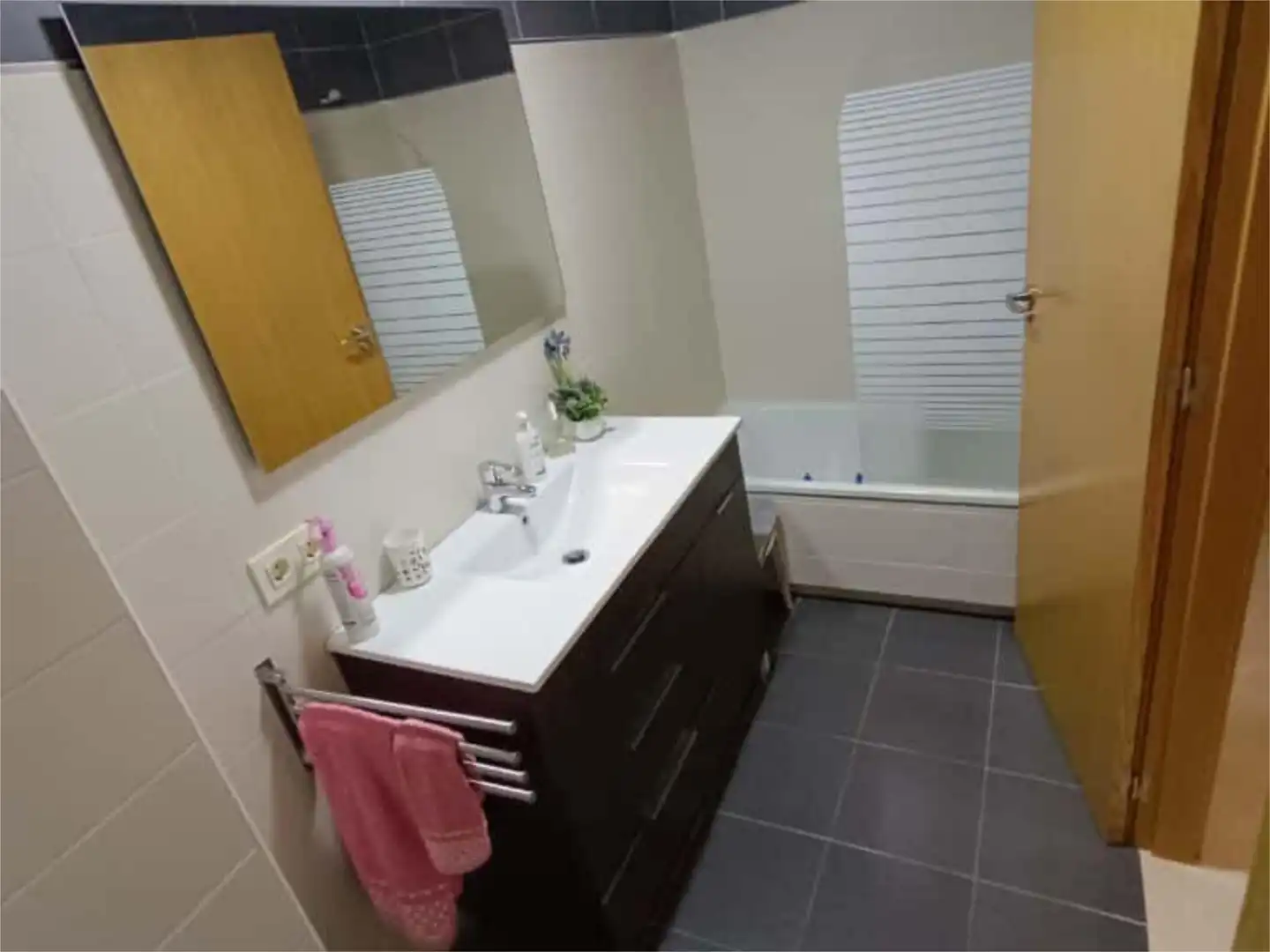 Piso en venta en Carrer Cardenal Payà, Fraternidad Baño de Piso en venta en Elda con Aire acondicionado, Terraza y Trastero