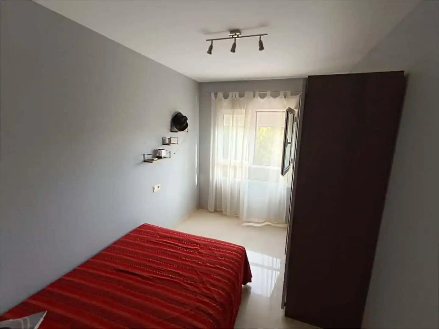 Piso en venta en Carrer Cardenal Payà, Fraternidad Habitación de Piso en venta en Elda con Aire acondicionado, Terraza y Trastero