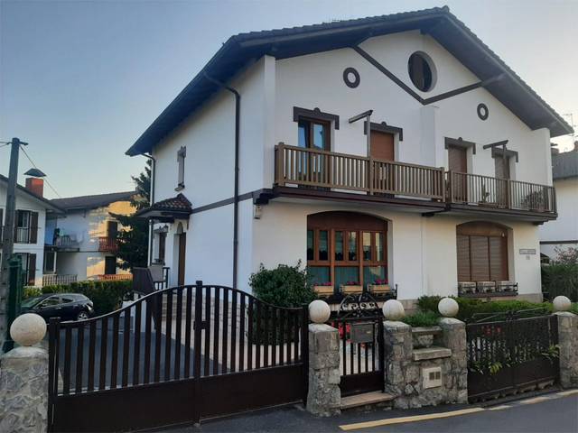 Casa adosada en Venta en Bizkaia Kalea, 26 en Lapice - Larreaundi - Olaberria - Meaka