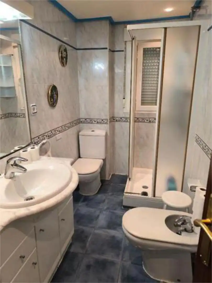 Flat for sale in San Millán - Ayuntamiento Bathroom of Flat for sale in Logroño with Furnished