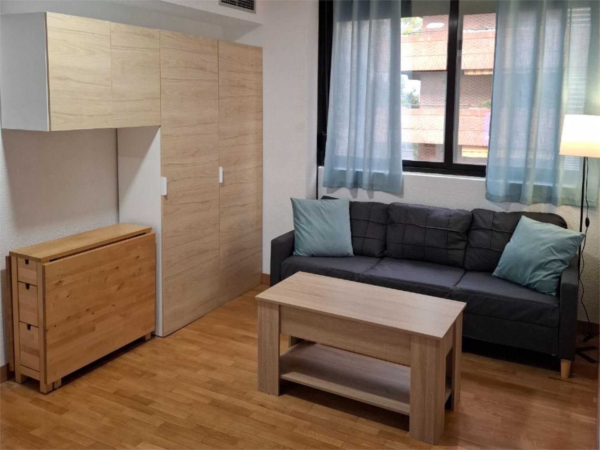 Flat to rent in Calle de Numancia, 33, Bellas Vistas Living room of Flat to rent in  Madrid Capital  with Air Conditioner, Heating and Parquet flooring