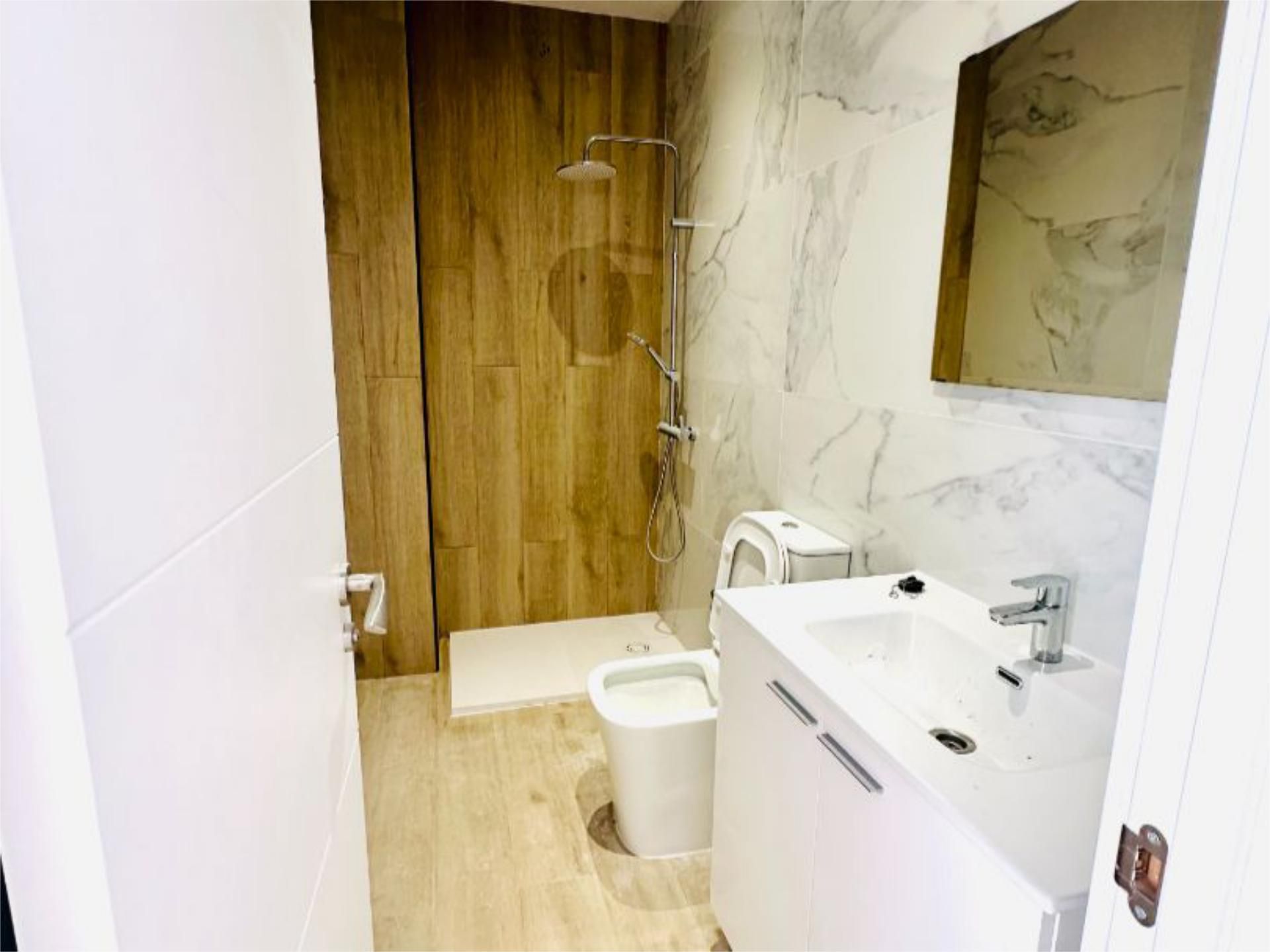 Bany de Apartament en venda en Guía de Isora amb Aire condicionat, Terrassa i Piscina