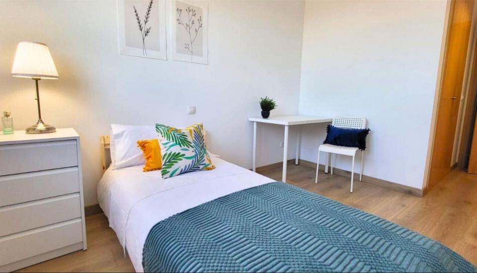 Photo 1 of Flat to share in Calle las Trece Rosas, 5, Urbanizaciones, Madrid