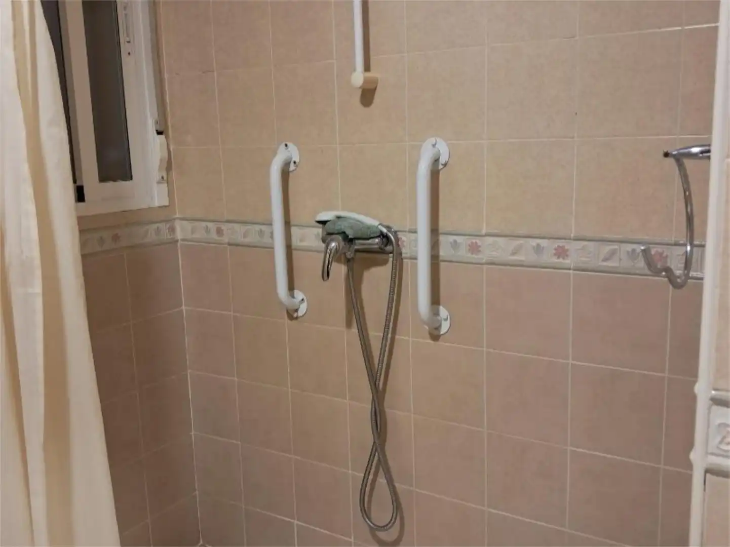 Badezimmer von Erdgeschoss zum Verkauf in Coria