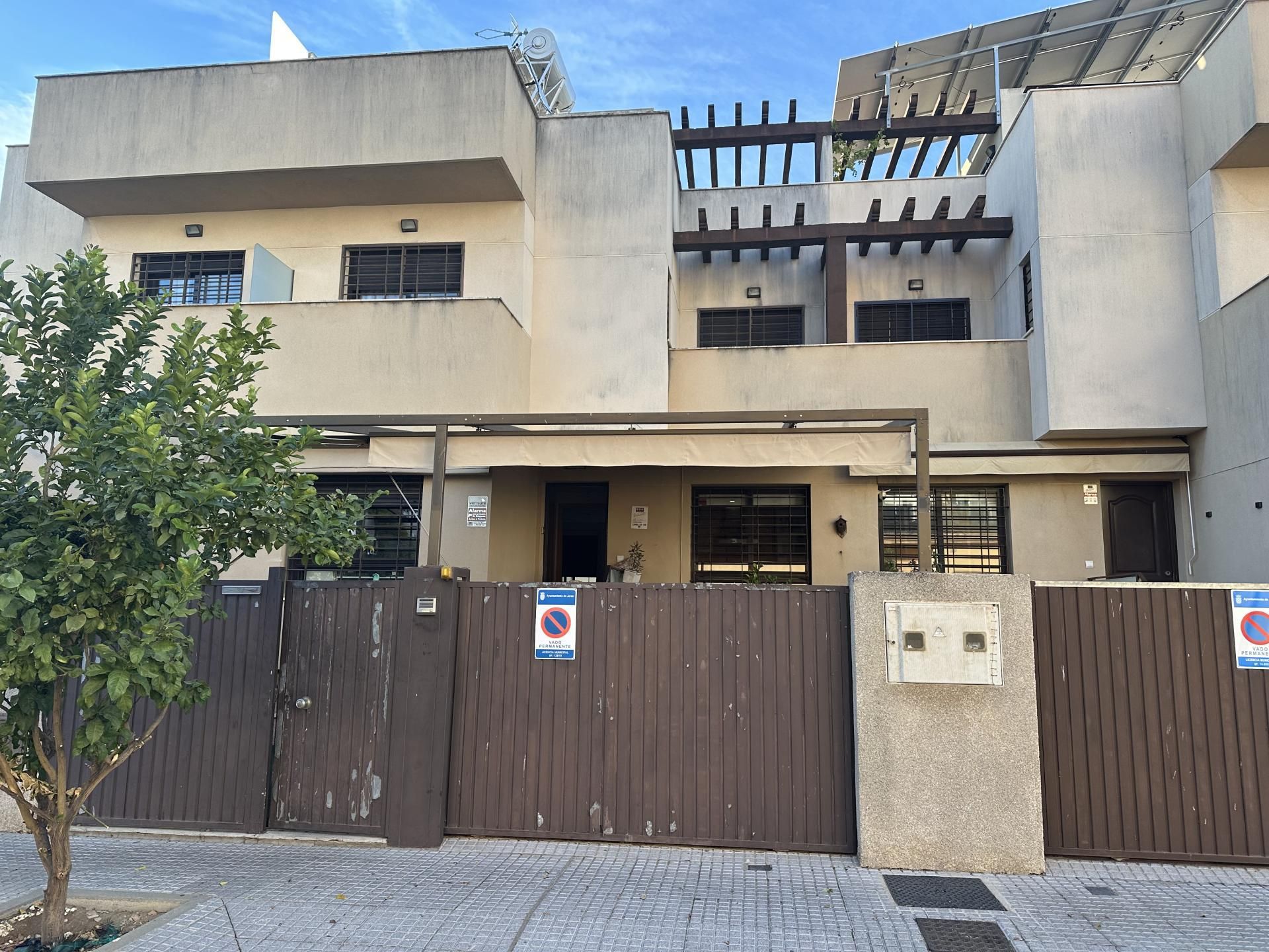 Single-family semi-detached for sale in Calle Hermano Eleuterio José, 17, Pozoalbero Exterior view of Single-family semi-detached for sale in Jerez de la Frontera  with Air Conditioner and Parquet flooring