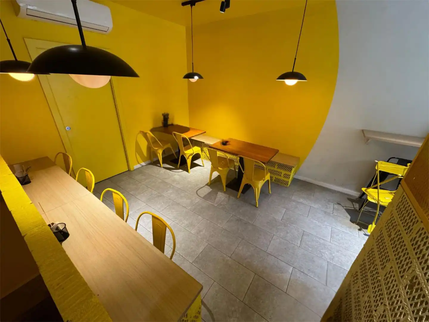 Comedor de Local en traspaso en Sant Cugat del Vallès con Aire acondicionado, Calefacción y Amueblado