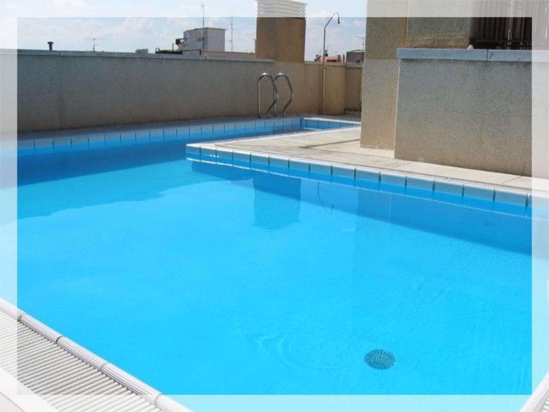 Flat to rent in Calle de Luis Cabrera, 63, Prosperidad Swimming pool of Flat to rent in  Madrid Capital  with Air Conditioner, Heating and Private garden